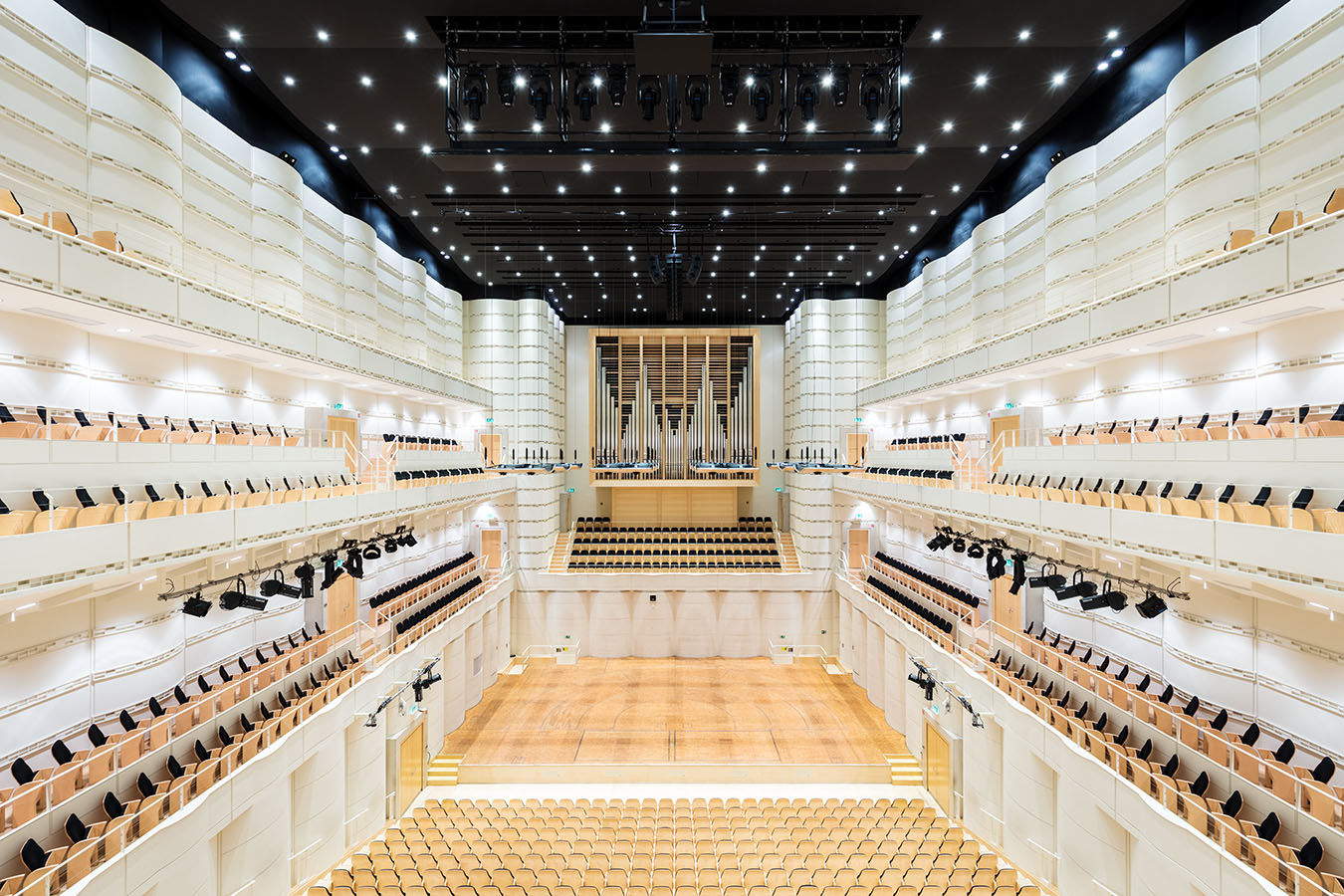 Architekturfotografie: Konzerthaus Dortmund, Innenansicht des Konzertsaals